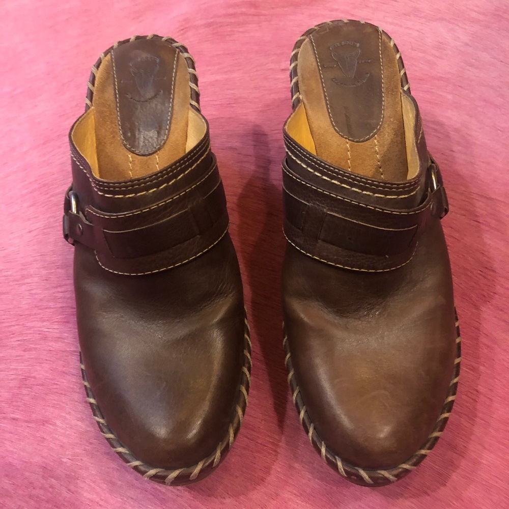 Frye clogs